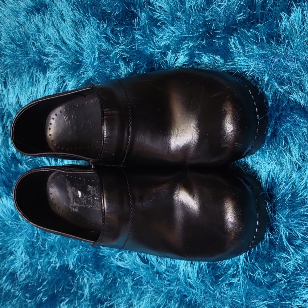 Dansko size 39 black clog